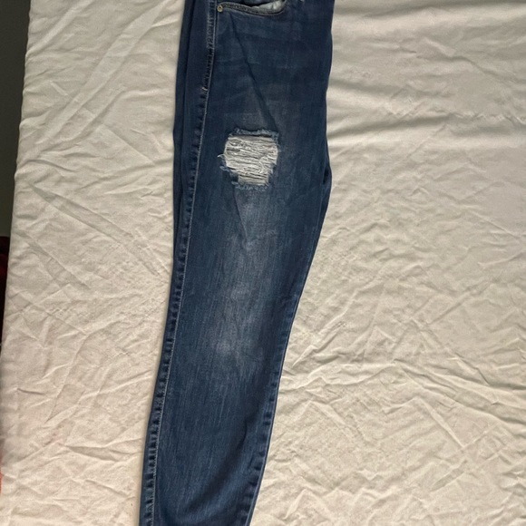 Guess Sexy Curve Ripped Leg Mid Rise Skinny Jeans Size 29(8) - Picture 6 of 15